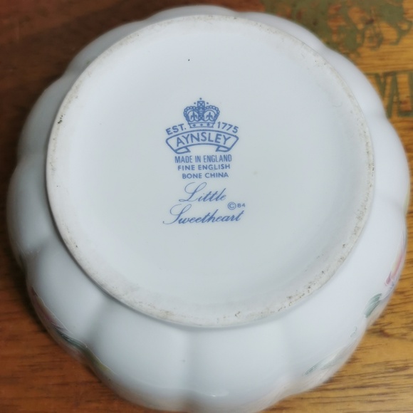 Vintage Aynsley Fine Bone China Little Sweetheart Lidded Butterfly Trinket Dish - Picture 8 of 17